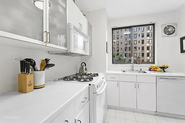 Sold by Corcoran | media 15