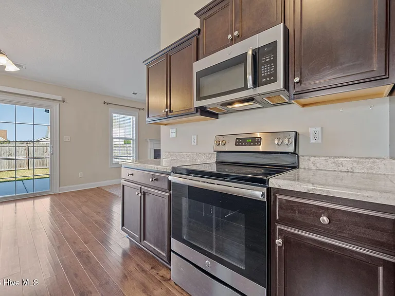 320 Aquamarine Cir — Photo 10