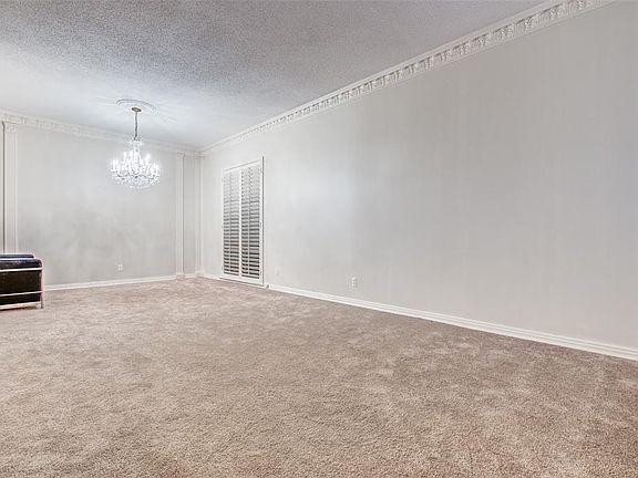 3rd image of 6306 Diamond Head Cir APT 101