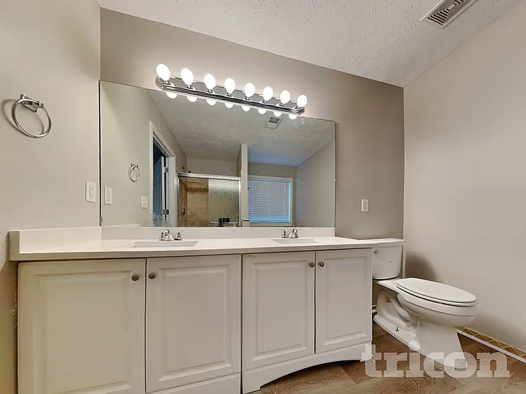 3625 Cobblestone Dr — Photo 10