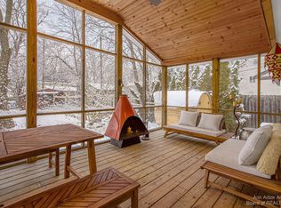 2890 Kimberley Rd, Ann Arbor, MI 48104