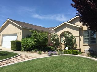 565 W Lindquist St, Kingsburg, CA 93631