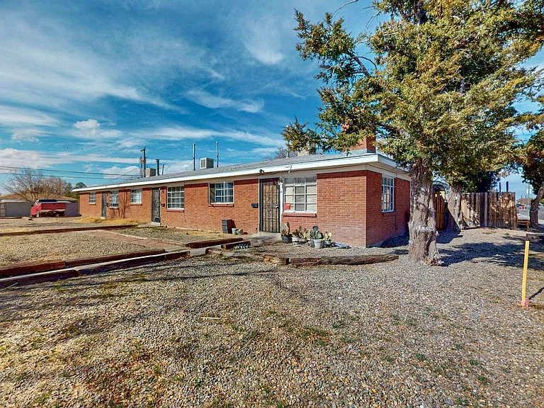 1033 Louisiana Blvd SE — Photo 7