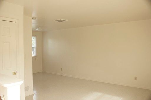 2nd image of 320 Cumberland St APT G