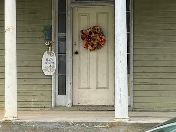 15 W Academy St, Berryville, VA 22611