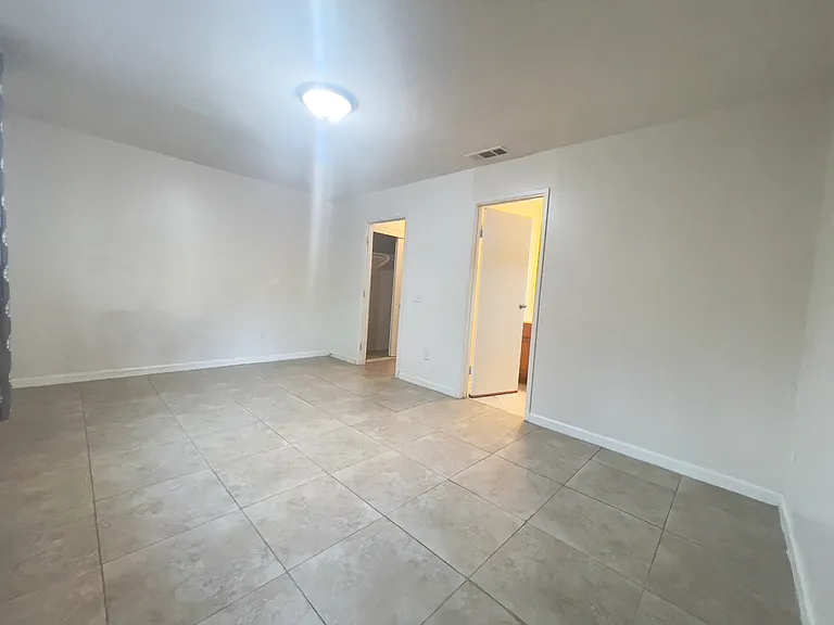 3356 Valencia Hill Dr — Photo 12