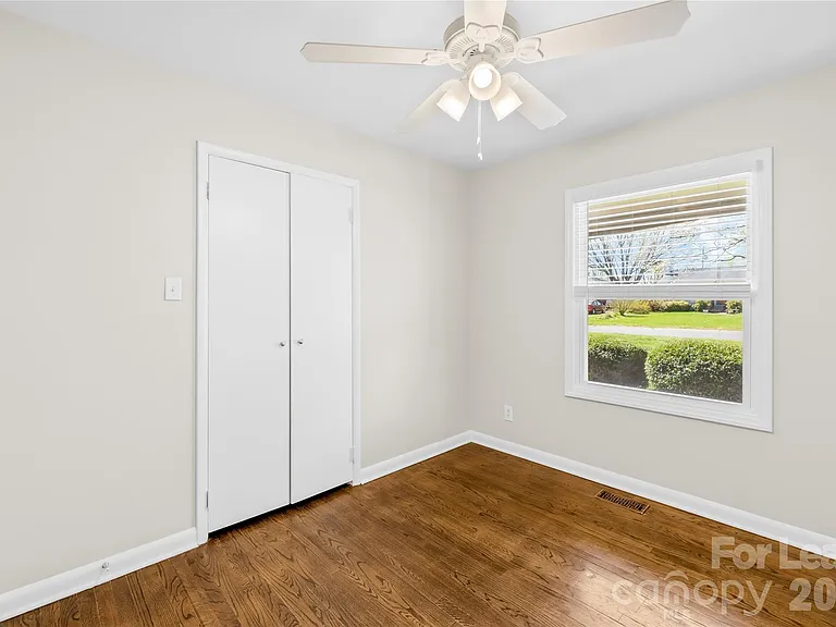 4033 Woodgreen Ter — Photo 19