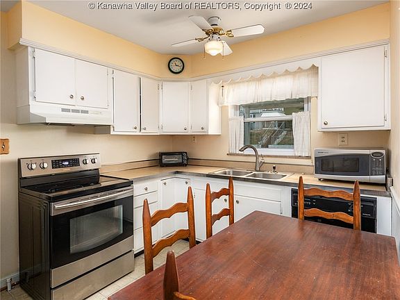 5th image of 941 Woodward Dr