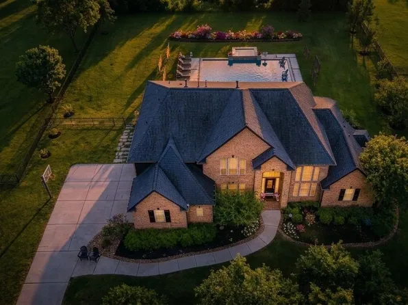 8906 Majesty Ln, Richmond, TX 77469