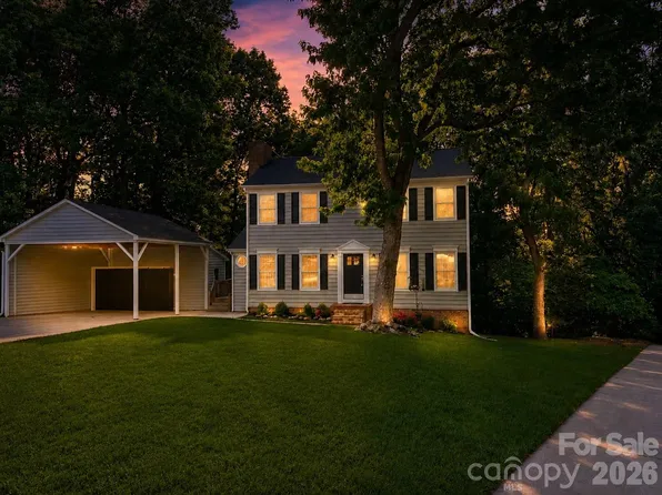 2724 Artesian Ct, Charlotte, NC 28270