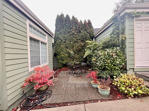 4th image of 3313 Sussex Dr