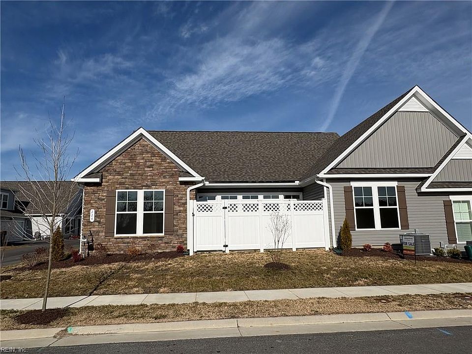 1st image of 224 Saint Pauls Ave #32-3
