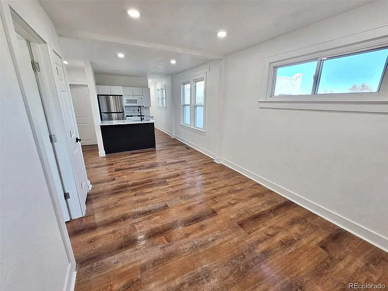 435 Bridge St — Photo 2