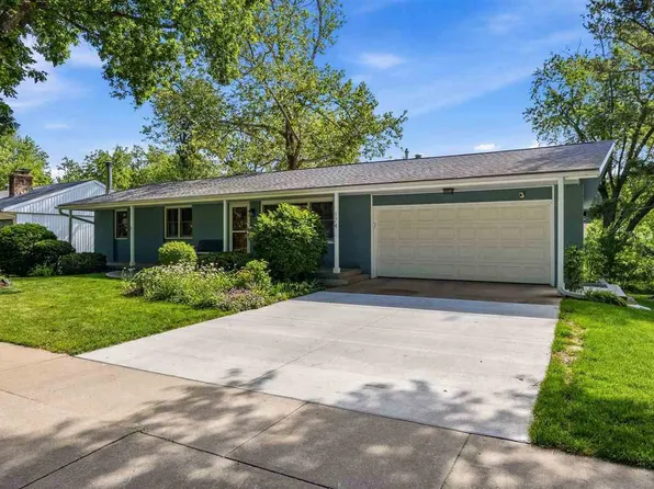 174 Shrader Rd, Iowa City, IA 52245
