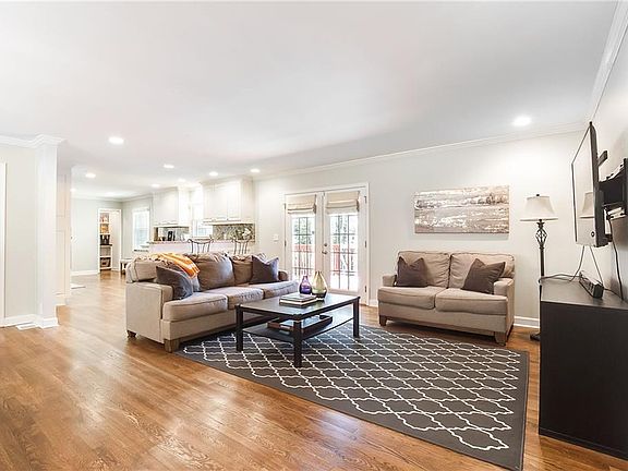 5th image of 2798 Evans Woods Dr