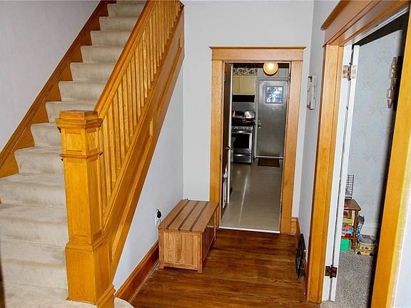 3rd image of 409 Stowe St