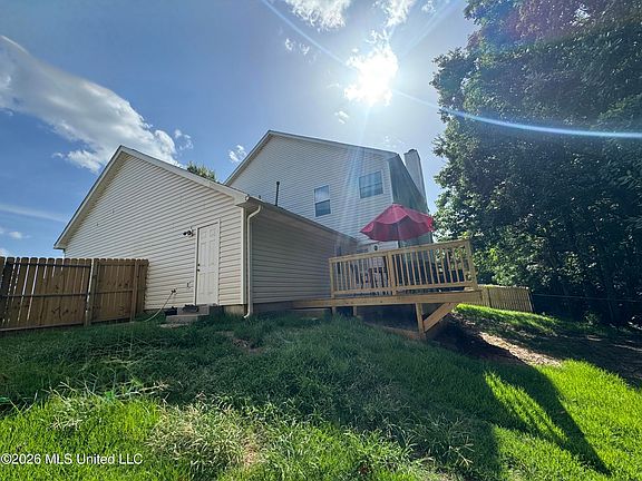 5th image of 874 Ellington Dr