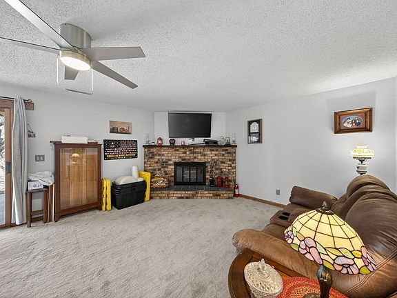 3rd image of 133 Kingswood Dr