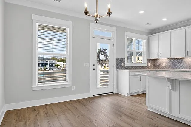 425 Parkside Cmns — Photo 13