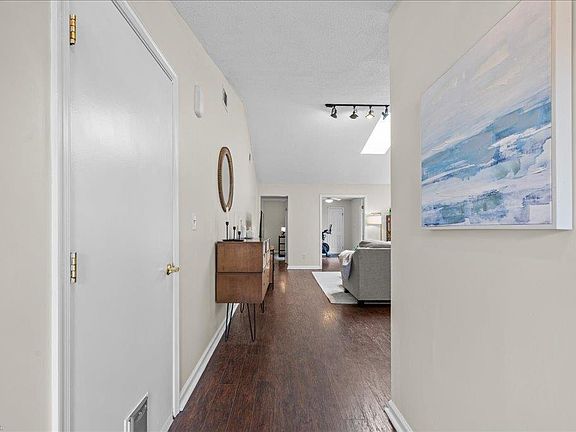 2nd image of 1852 Haviland Dr