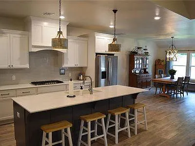 4 bed, 2253 sqft, $2,700 — Photo 3