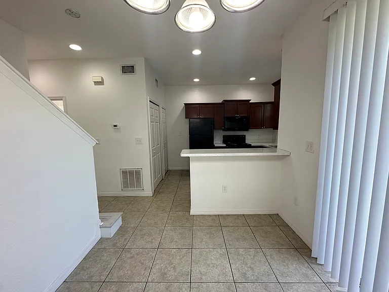 1800 Bassinger St — Photo 5