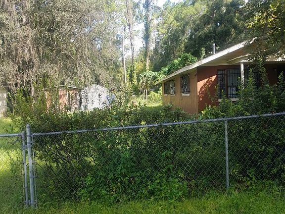 3rd image of 1516 NE 5th Ave