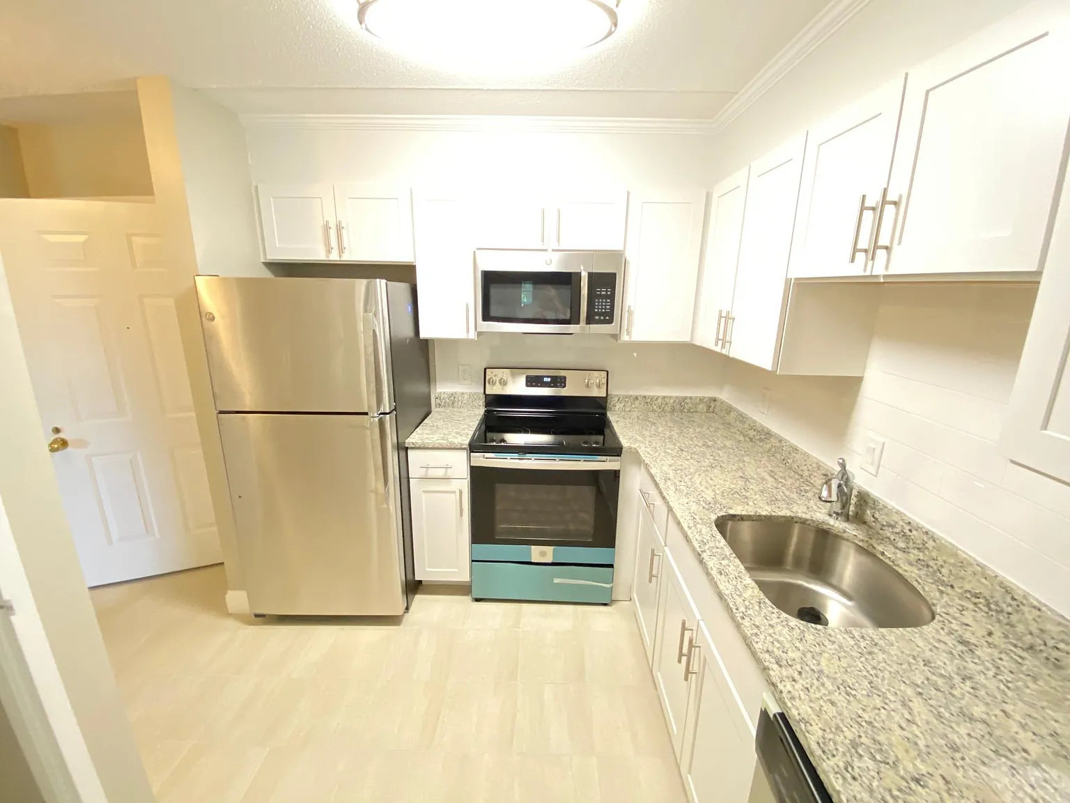 2 bed, $2,900 — Photo 1