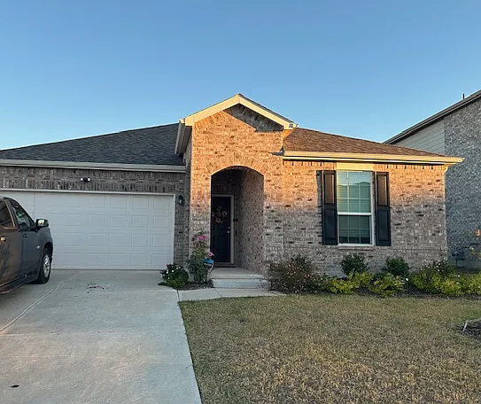 4 bed, 2000 sqft, $2,200 — Photo 1