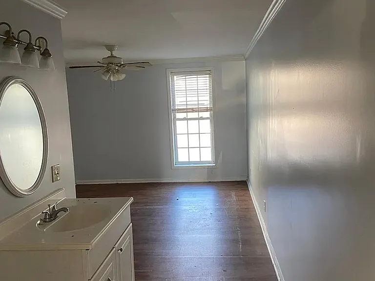 113 W College Ave — Photo 3
