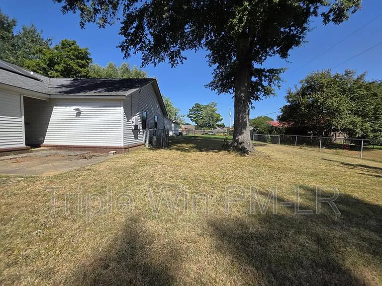113 Northfield Dr — Photo 10