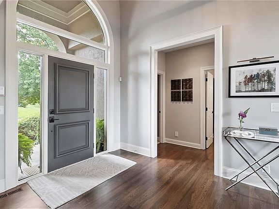 4th image of 15208 Ironhorse Cir