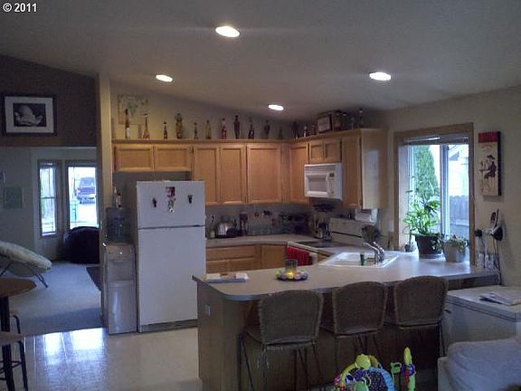 3rd image of 10600 NE 100th St