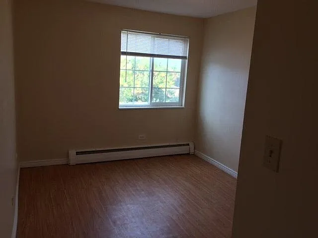 1829 Warren Ave #303 — Photo 5
