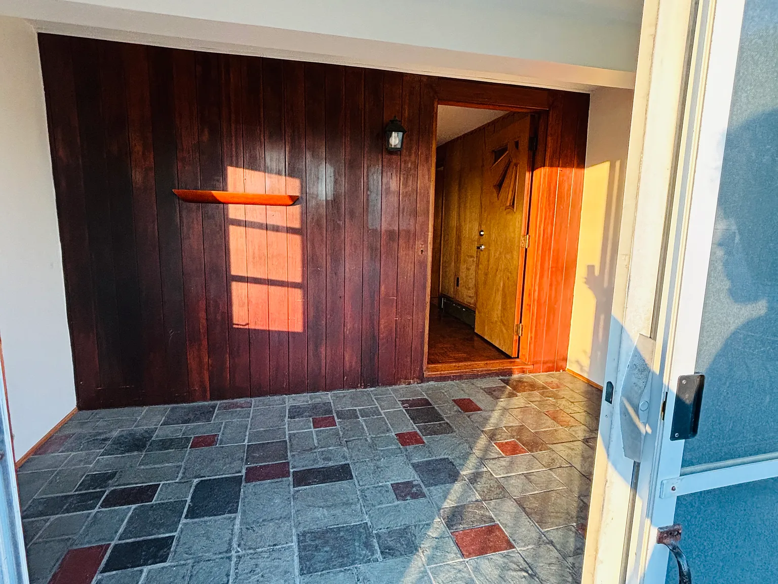 3 bed, 1100 sqft, $3,500 — Photo 2
