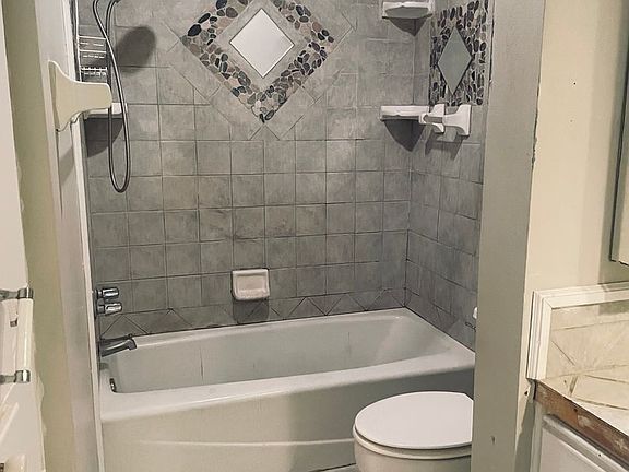 4th image of 5595 Downing St