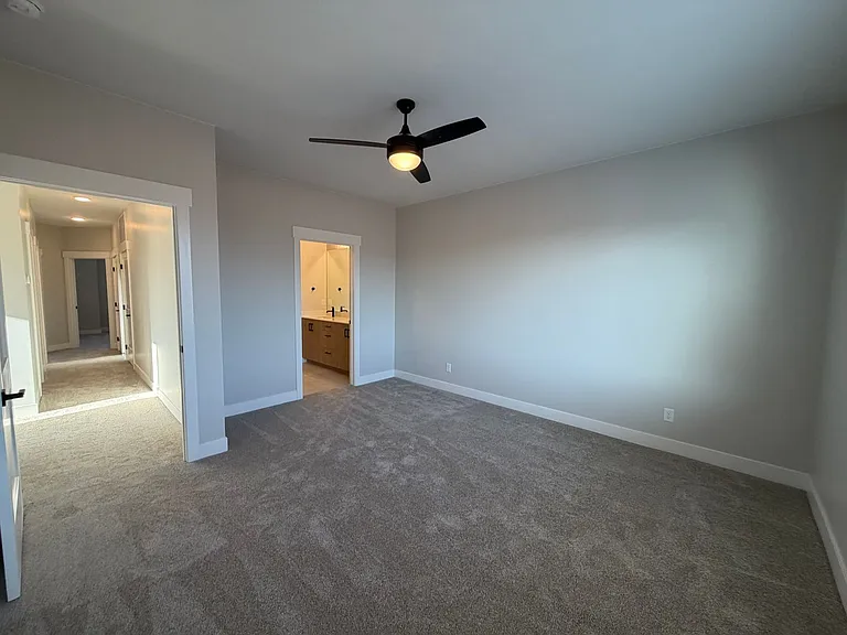 608 E Hemsworth Ln — Photo 19