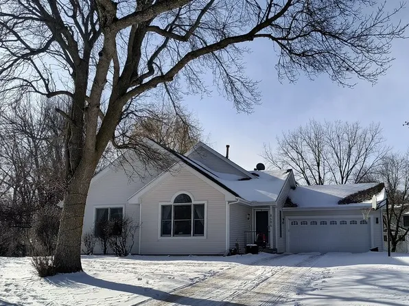 8686 Zachman Cir, Eden Prairie, MN 55344