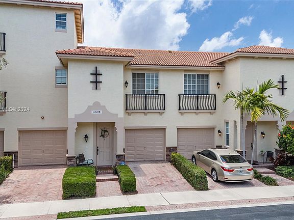 2nd image of 1020 E Longport Cir #6B