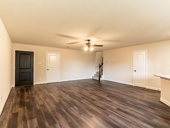 3rd image of 6814 Topaz Dr