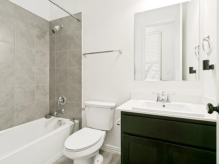 242 Woodson St — Photo 12