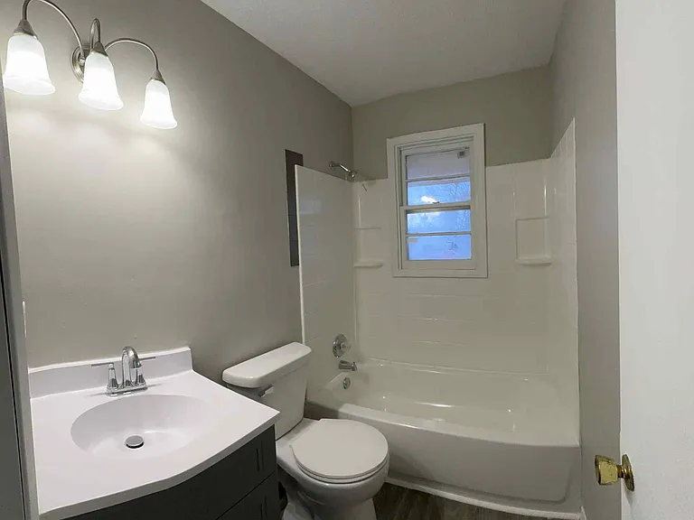 2220 Wayne St #4 — Photo 6