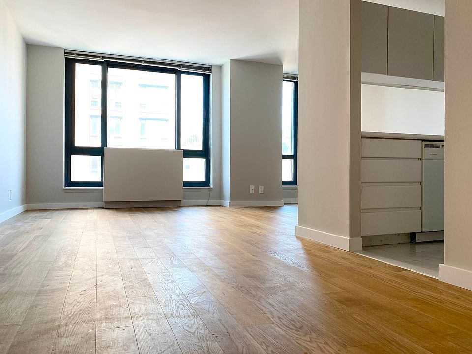 1st image of 1 Irving Pl APT U21i