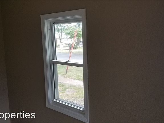 3rd image of 513 Burlington St