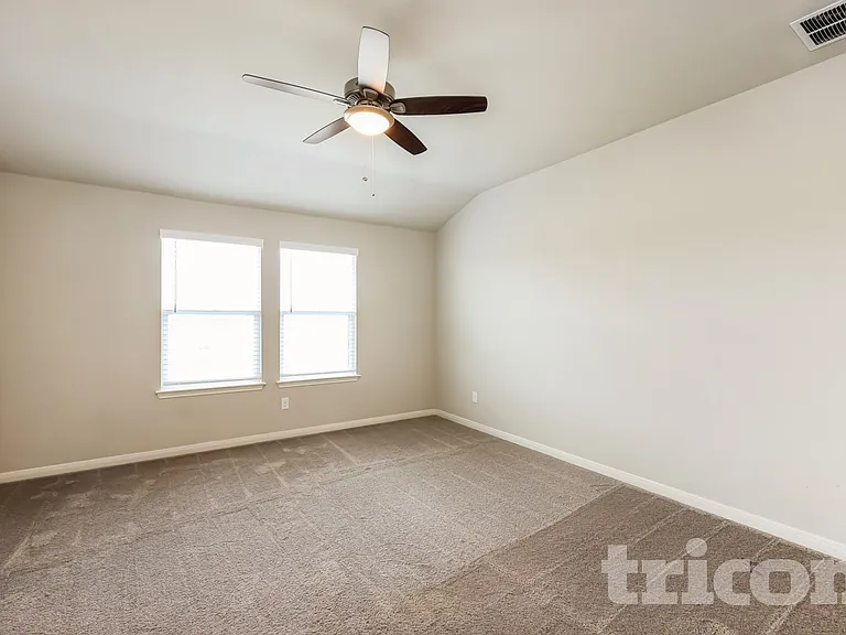 5806 Nyla Way — Photo 6