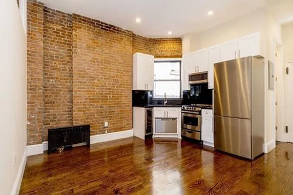 Rented by Compass | media 22