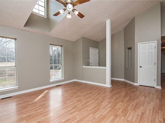 5th image of 1250 Azalea Dr