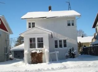 322 Crystal Ln, West Bend, WI 53095