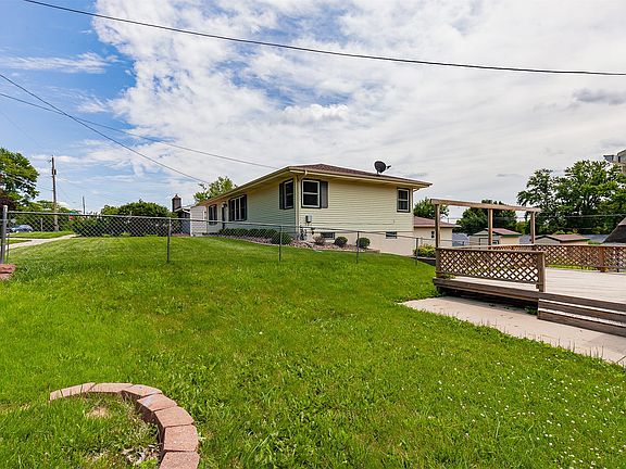 4th image of 8105 Suncrest Dr