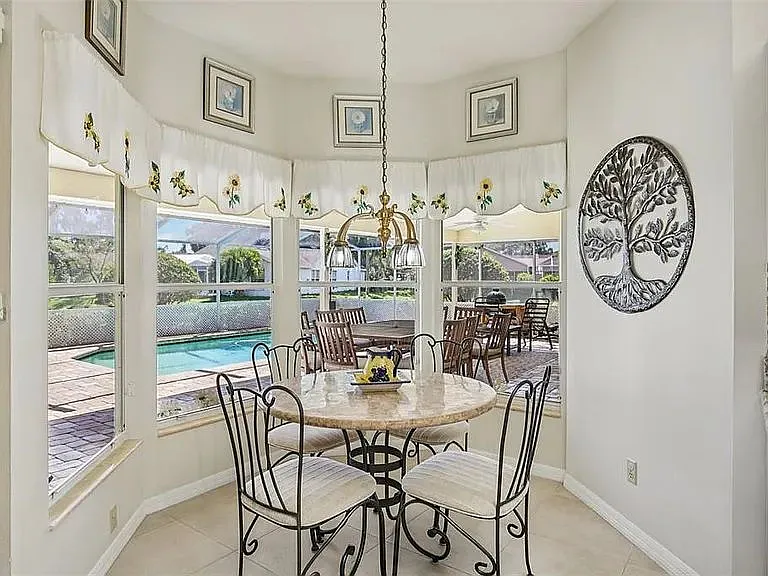 3158 Shoreline Dr — Photo 10